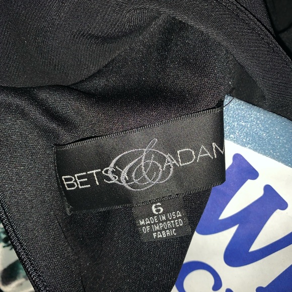 Elegant evening dress. Perfect for the holidays! - Picture 2 of 2